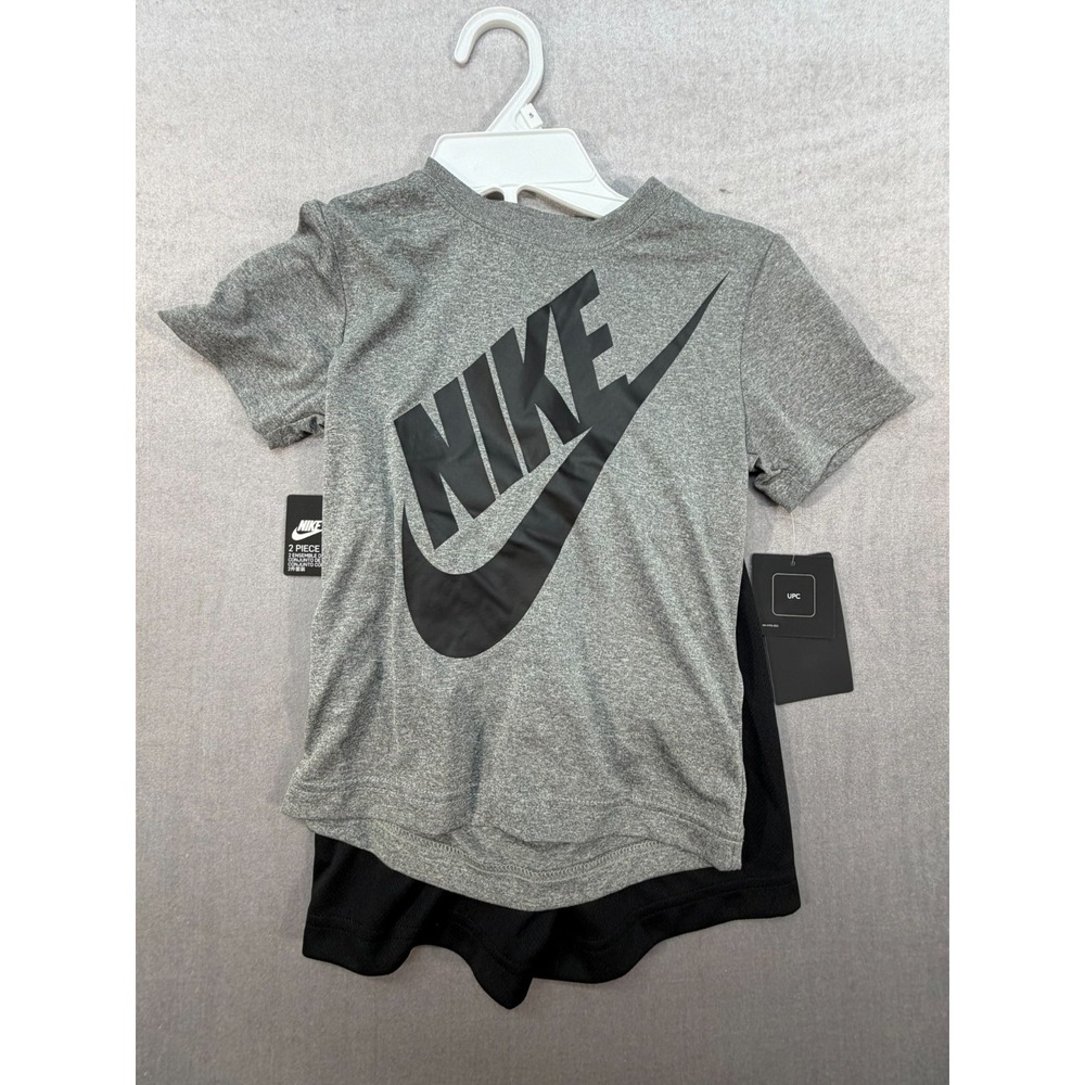 New Nike Kids Boys Two Piece Outfit Shirt Shorts Gray Black Size 5